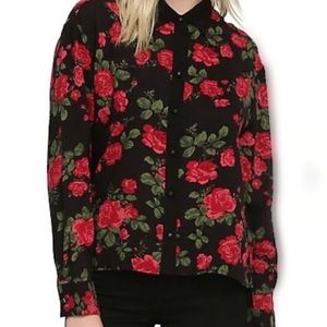 HOT TOPIC Long Sleeved Shirt